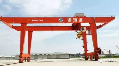   衛華起重，飛天入海！